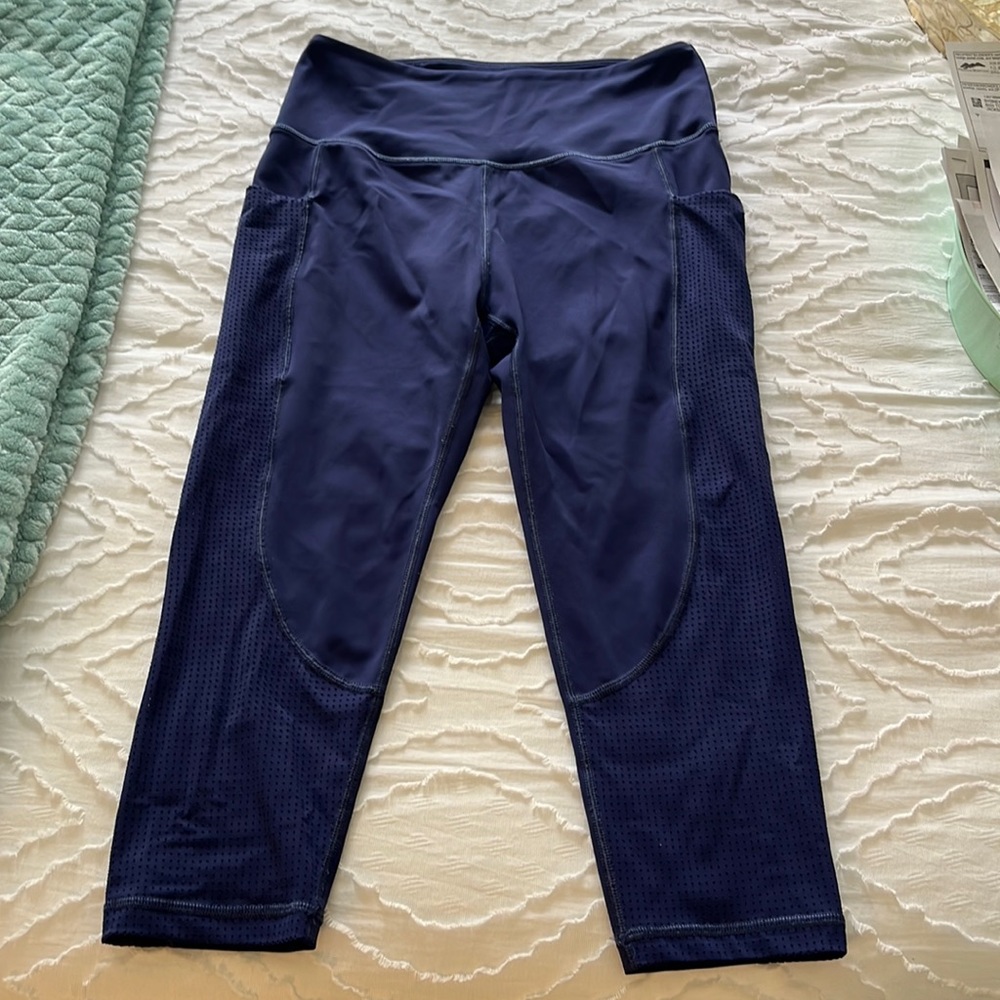 Cropped Navy leggings